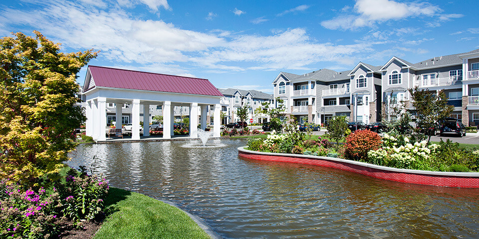 The Club at Melville - Long Island - Pond